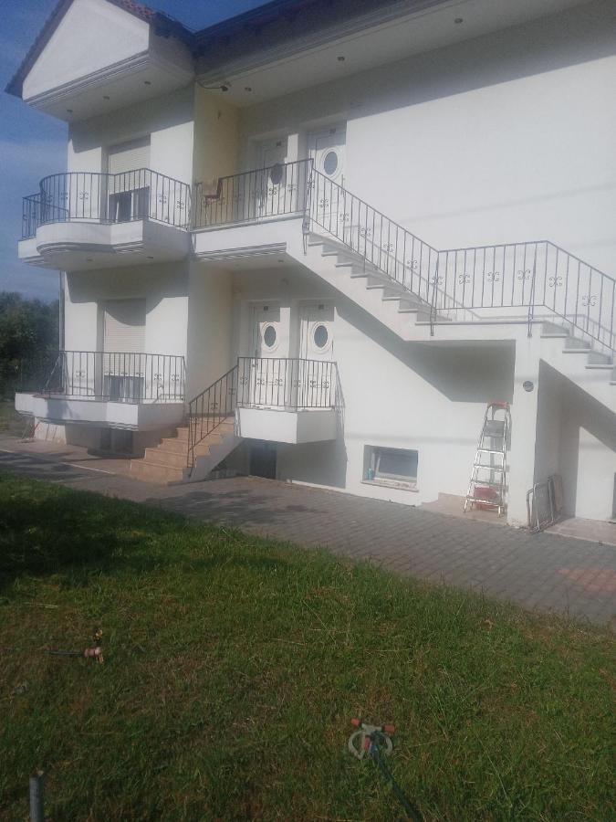 King Studios Коинира Экстерьер фото